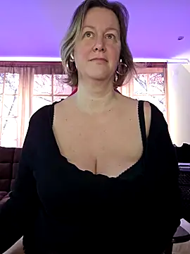 Snapshot of MarleneBloem chatting on 02.25.25 MarleneBloem online show from 02.25.25