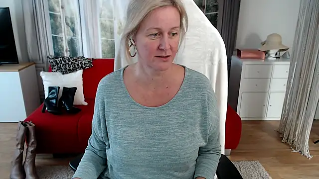 Snapshot of MarleneBloem chatting on 09.22.25 MarleneBloem online show from 09.22.25