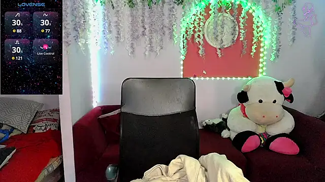 Snapshot of ValentinaMiller_ chatting on 01.22.25 ValentinaMiller  online show from 01.22.25