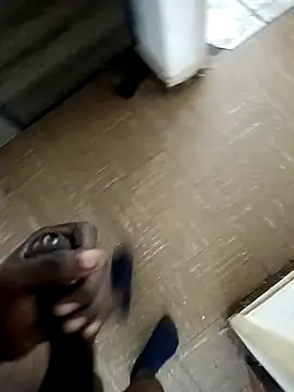 Snapshot of ElonDeking chatting on 11.19.25 ElonDeking online show from 11.19.25