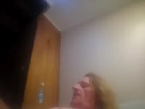 Snapshot of Travislovescum chatting on 10.13.25 Travislovescum online show from 10.13.25