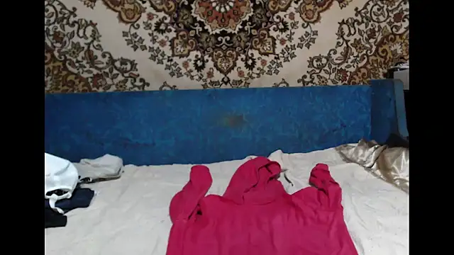 Snapshot of AlanStrongs chatting on 02.25.25 AlanStrongs online show from 02.25.25