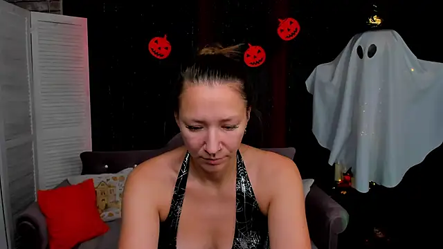 SarahCoksss online show from 10.29.25