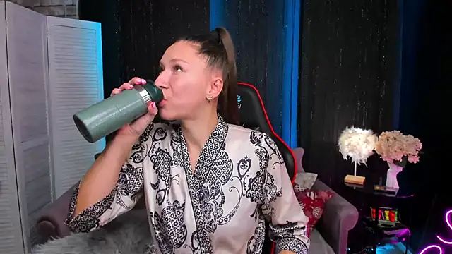 SarahCoksss online show from 11.22.25