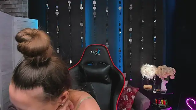 SarahCoksss online show from 12.04.25