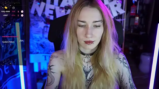 Snapshot of amywhitenessxx chatting on 12.08.24 amywhitenessxx online show from 12.08.24