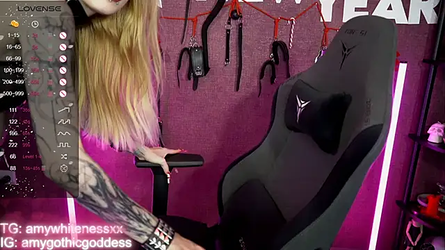 Snapshot of amywhitenessxx chatting on 01.15.26 amywhitenessxx online show from 01.15.26