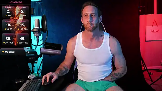 Snapshot of FiftyShadez chatting on 02.22.25 FiftyShadez online show from 02.22.25