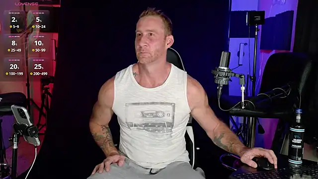 Snapshot of FiftyShadez chatting on 10.19.25 FiftyShadez online show from 10.19.25