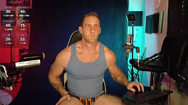 Snapshot of FiftyShadez chatting on 10.25.25 FiftyShadez online show from 10.25.25