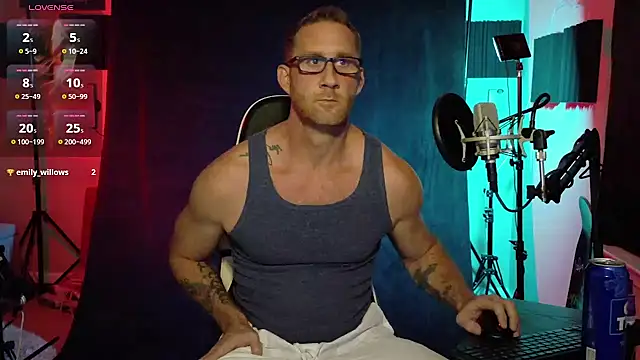 Snapshot of FiftyShadez chatting on 11.28.25 FiftyShadez online show from 11.28.25