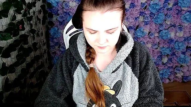 Snapshot of IxxiLiana chatting on 10.03.25 IxxiLiana online show from 10.03.25