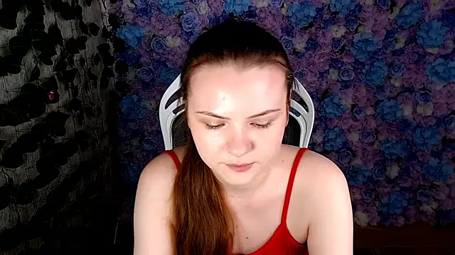 Snapshot of IxxiLiana chatting on 10.24.25 IxxiLiana online show from 10.24.25