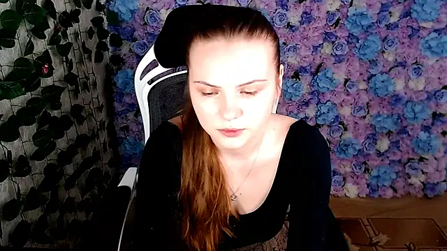 Snapshot of IxxiLiana chatting on 10.26.25 IxxiLiana online show from 10.26.25
