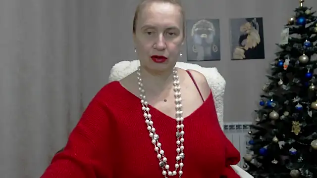 Snapshot of koroleva70 chatting on 01.12.25 koroleva70 online show from 01.12.25