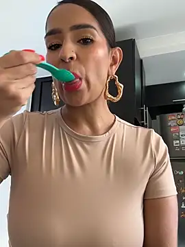 Mau White online show from 09.14.25