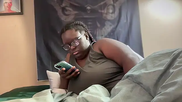 Snapshot of Yagurl__west chatting on 01.18.25 Yagurl west online show from 01.18.25