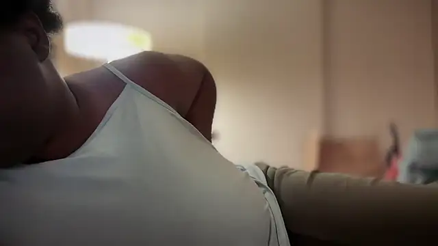 Snapshot of Yagurl__west chatting on 02.14.25 Yagurl west online show from 02.14.25