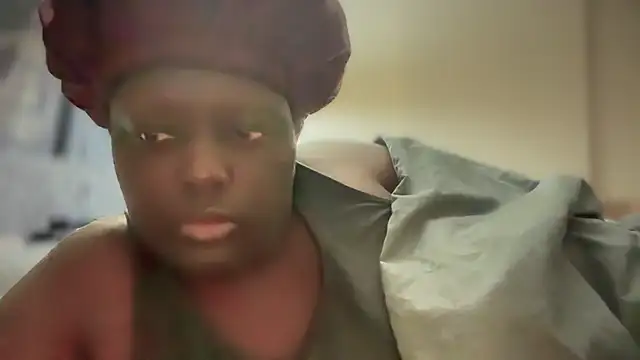 Snapshot of Yagurl__west chatting on 02.17.25 Yagurl west online show from 02.17.25