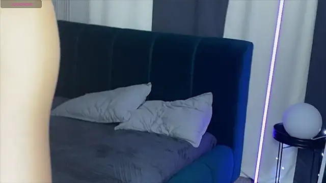 Snapshot of viviann_evans chatting on 01.21.25 viviann evans online show from 01.21.25