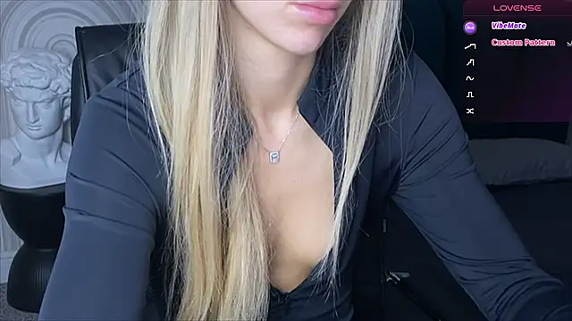 Snapshot of viviann_evans chatting on 09.11.25 viviann evans online show from 09.11.25