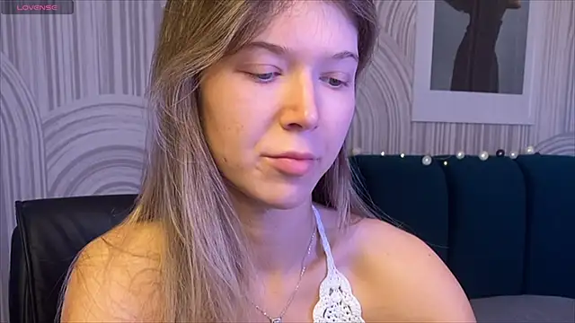 Snapshot of viviann_evans chatting on 11.08.25 viviann evans online show from 11.08.25