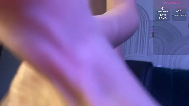 Snapshot of viviann_evans chatting on 11.18.25 viviann evans online show from 11.18.25