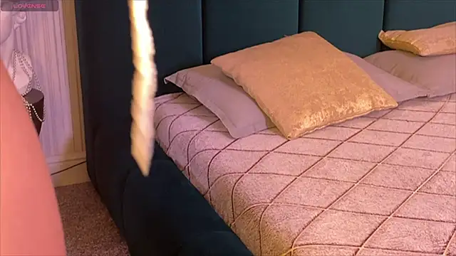 Snapshot of viviann_evans chatting on 01.13.26 viviann evans online show from 01.13.26