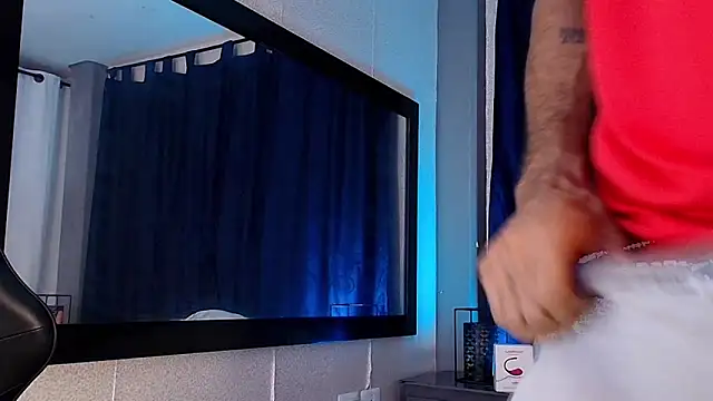 Snapshot of Manolo_Hot1 chatting on 03.03.25 Manolo Hot1 online show from 03.03.25