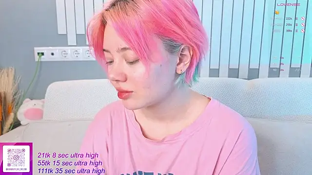   KawaiiYuki   online show from 10.13.25