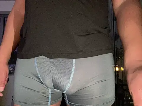 Snapshot of ThickDick_Daddy chatting on 02.14.26 ThickDick Daddy online show from 02.14.26