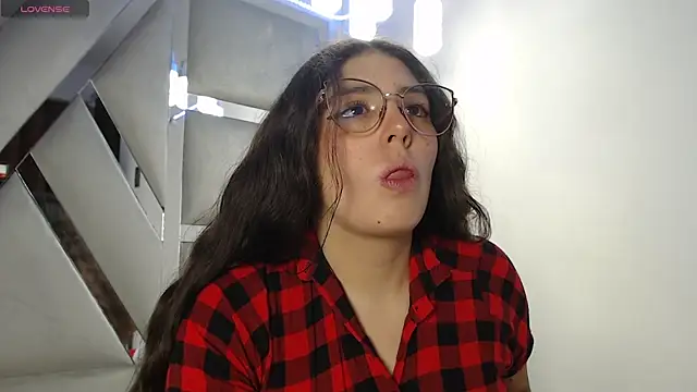 Paola Lyon  online show from 03.06.25