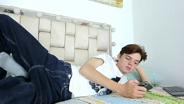 Snapshot of daniel_hot03 chatting on 10.24.25 daniel hot03 online show from 10.24.25