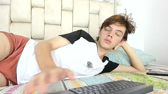 Snapshot of daniel_hot03 chatting on 11.21.25 daniel hot03 online show from 11.21.25