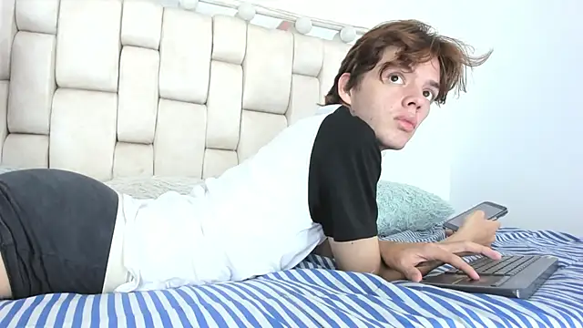 Snapshot of daniel_hot03 chatting on 12.14.25 daniel hot03 online show from 12.14.25