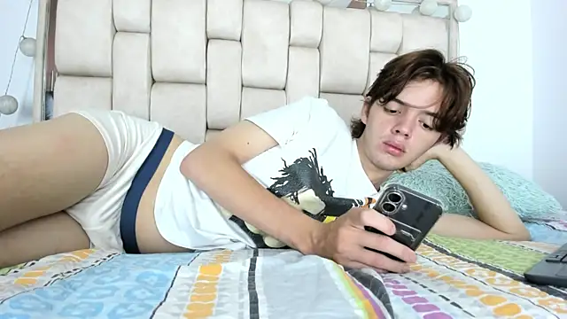 Snapshot of daniel_hot03 chatting on 01.08.26 daniel hot03 online show from 01.08.26