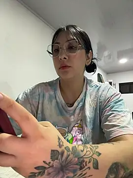 Snapshot of my-kitty chatting on 05.17.26 my-kitty online show from 05.17.26