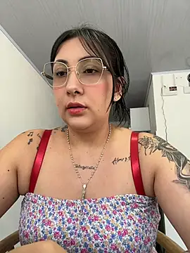 Snapshot of my-kitty chatting on 05.27.26 my-kitty online show from 05.27.26