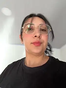 Snapshot of my-kitty chatting on 06.16.26 my-kitty online show from 06.16.26