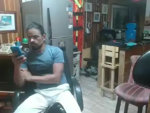 Snapshot of Dr_Pocholate84 chatting on 01.18.25 Dr Pocholate84 online show from 01.18.25