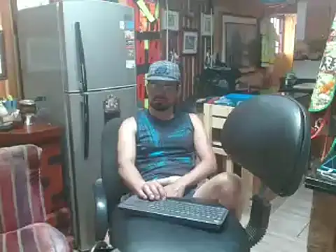 Snapshot of Dr_Pocholate84 chatting on 01.25.25 Dr Pocholate84 online show from 01.25.25