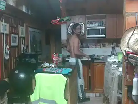 Snapshot of Dr_Pocholate84 chatting on 02.01.25 Dr Pocholate84 online show from 02.01.25