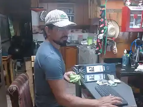 Snapshot of Dr_Pocholate84 chatting on 03.22.25 Dr Pocholate84 online show from 03.22.25