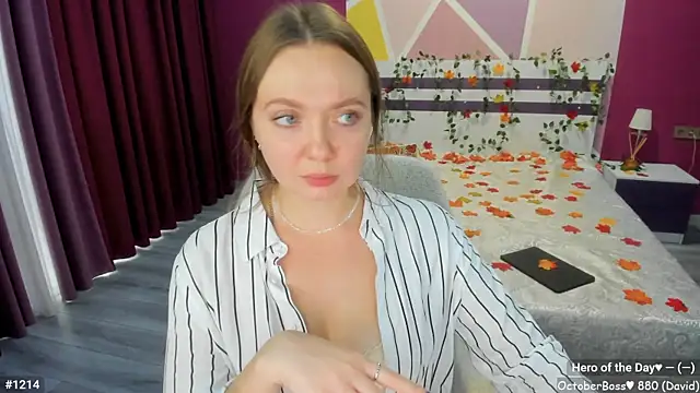 Snapshot of LizaGost chatting on 10.09.25 LizaGost online show from 10.09.25