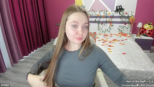 Snapshot of LizaGost chatting on 10.10.25 LizaGost online show from 10.10.25