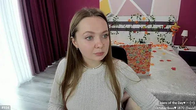 Snapshot of LizaGost chatting on 10.17.25 LizaGost online show from 10.17.25