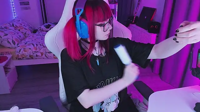 Snapshot of Yumi_Youkai chatting on 02.08.26 Yumi Youkai online show from 02.08.26