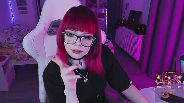 Snapshot of Yumi_Youkai chatting on 02.14.26 Yumi Youkai online show from 02.14.26