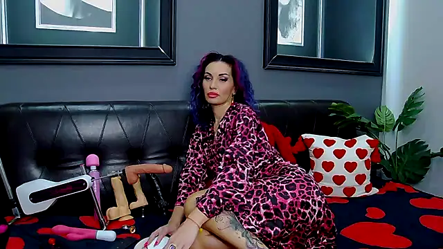 Snapshot of Darina_Monclie chatting on 02.15.25 Darina Monclie online show from 02.15.25