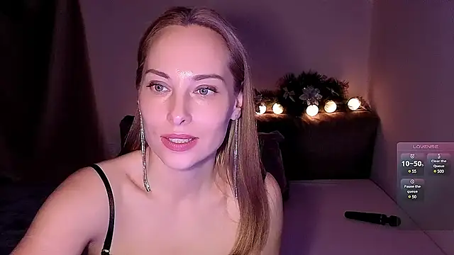 Snapshot of AdeleLady chatting on 12.22.24 AdeleLady online show from 12.22.24